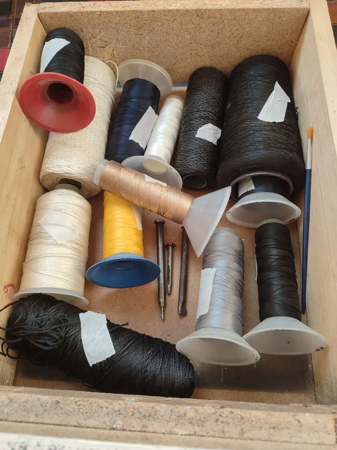 نخ ابریشم|لوازم خیاطی و بافتنی|مشکین‌دشت, |دیوار