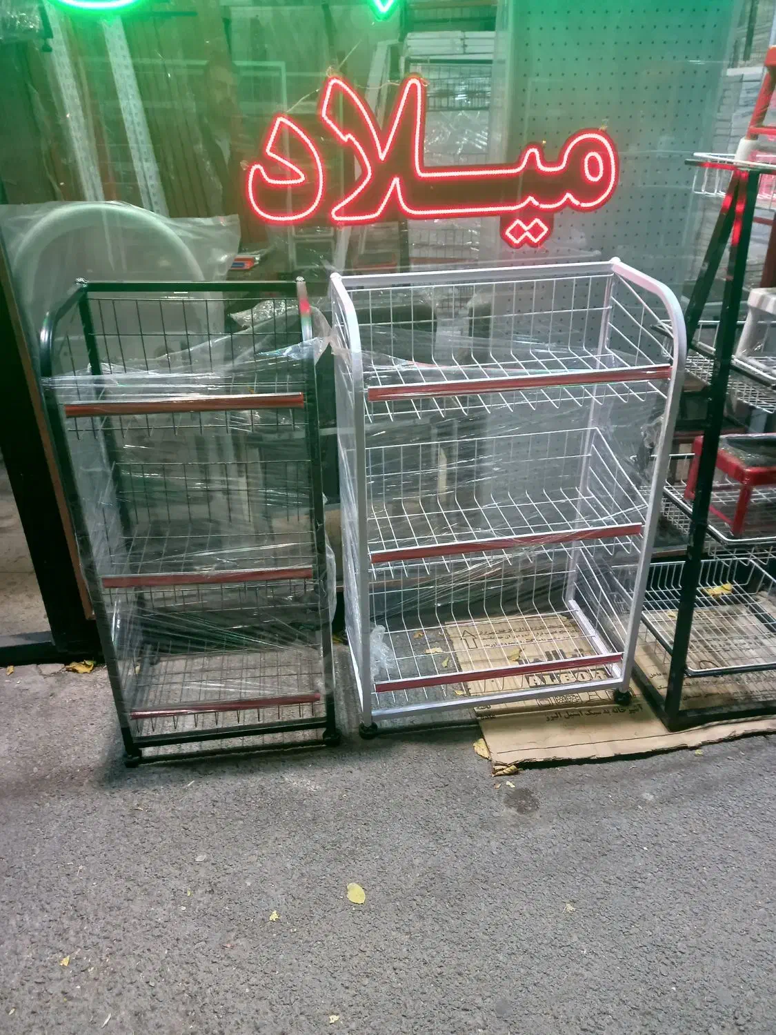 شلف مشکی چیپس|کتابخانه، شلف، قفسههای دیواری|تبریز, |دیوار