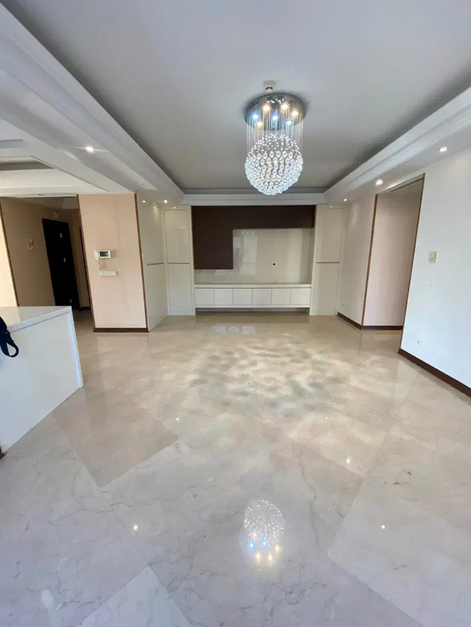 اجاره واحد ۲۲۰متر الهیه /3خواب/۲پارکینگ/فول مشاعات