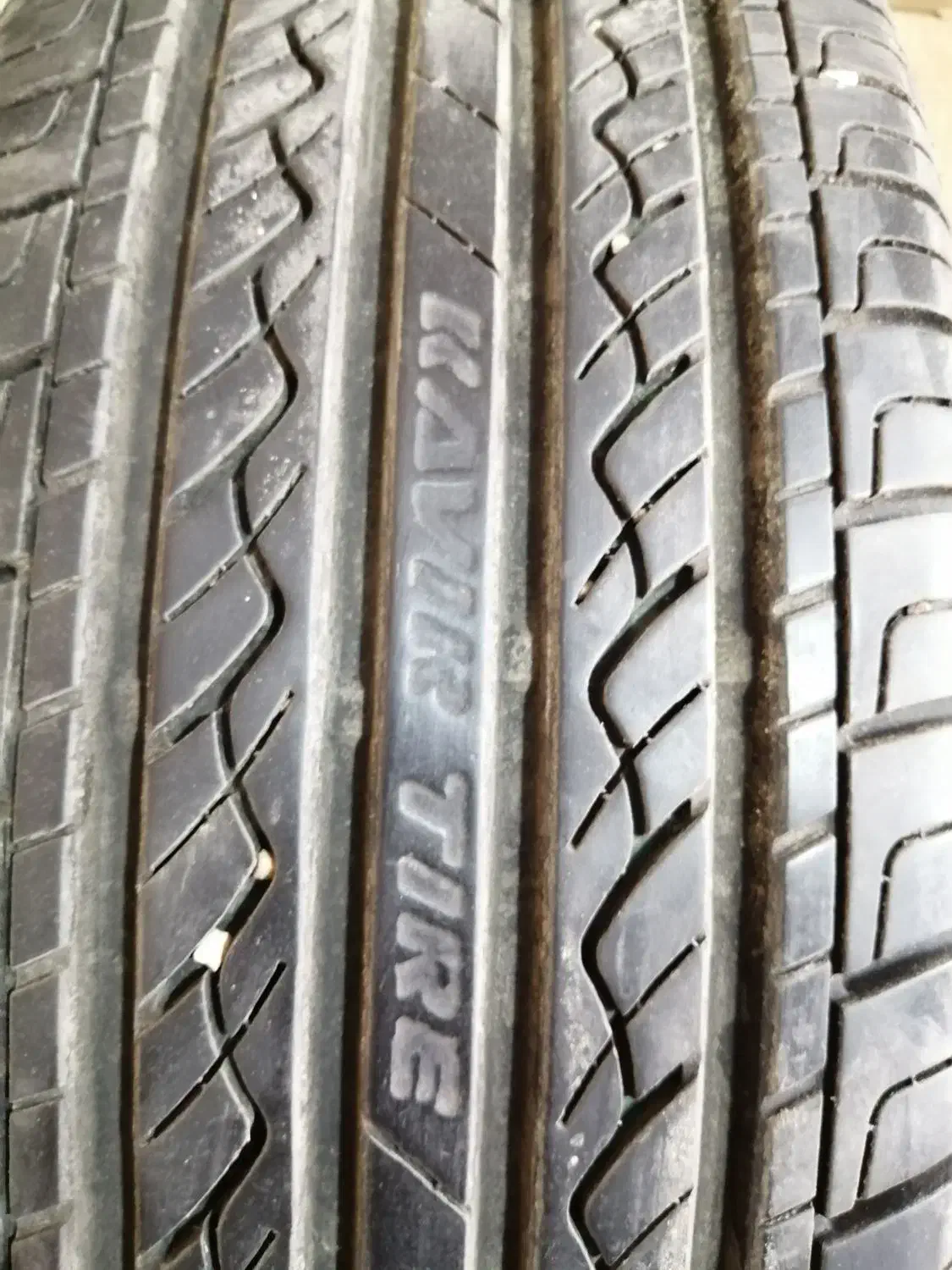 لاستیک کویر 185/65/15 در حد نو|قطعات یدکی و لوازم جانبی|شیراز, انجیر|دیوار