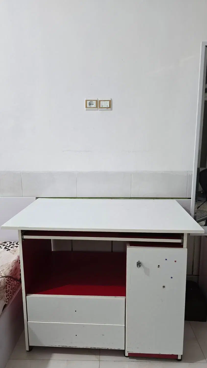 میز کامپیوتر یا تحریر|میز تحریر و کامپیوتر|لنجان, |دیوار