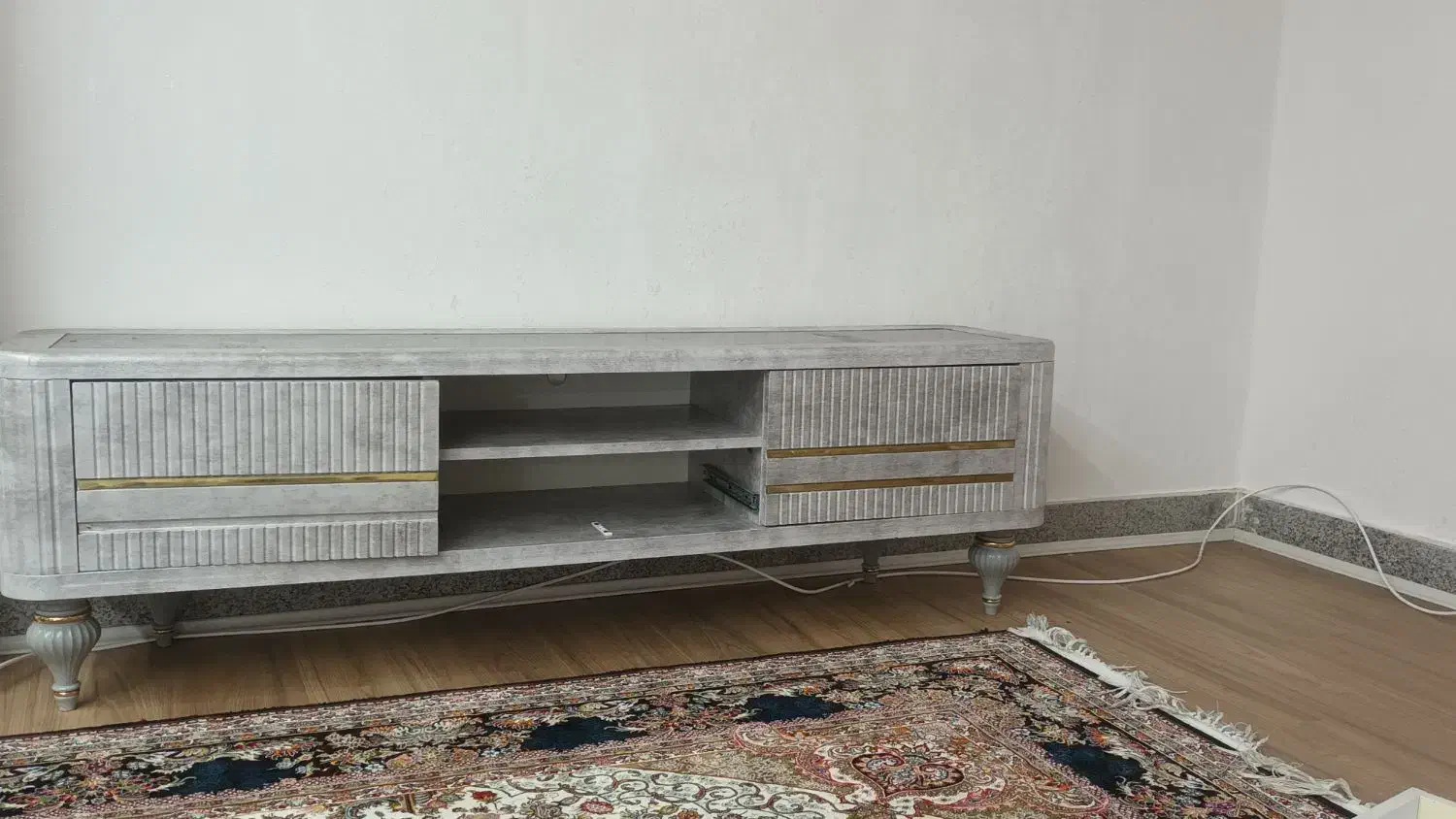 زیر تلویزیونی سالم|میز تلویزیون|شیراز, ابیوردی|دیوار