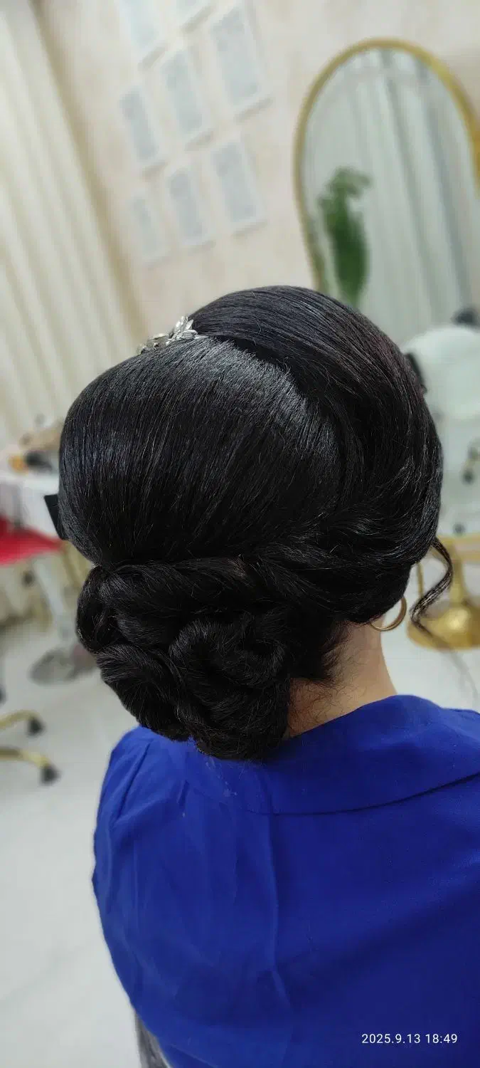 شینیون و میکاپ|خدمات آرایشگری و زیبایی|کاشان, میدان کهنه|دیوار