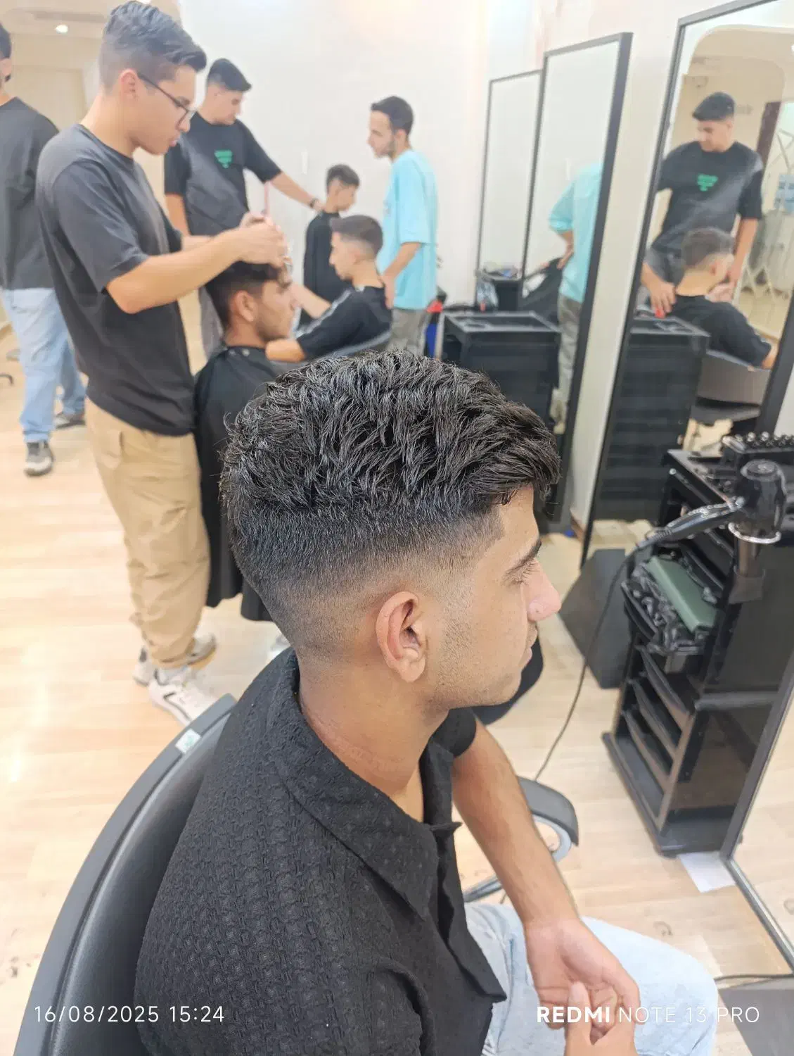 اصلاح موی سر رایگان|خدمات آرایشگری و زیبایی|بم, |دیوار