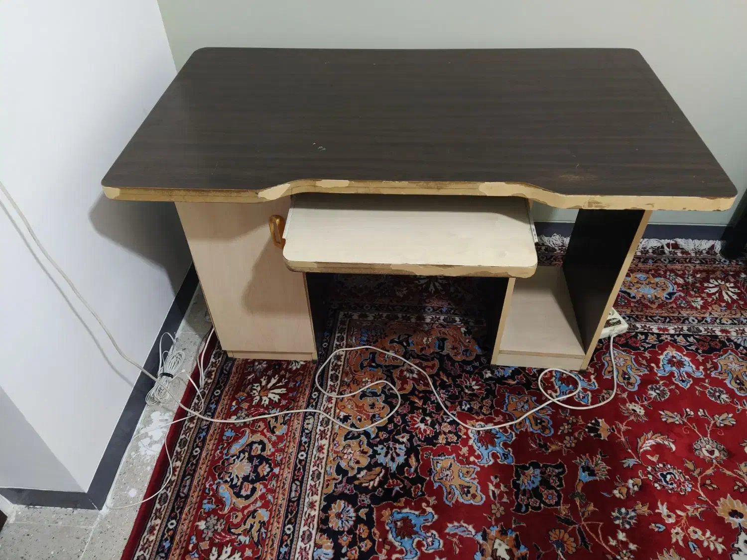 میز تحریر و کامپیوتر|میز تحریر و کامپیوتر|شیراز, دست خضر|دیوار