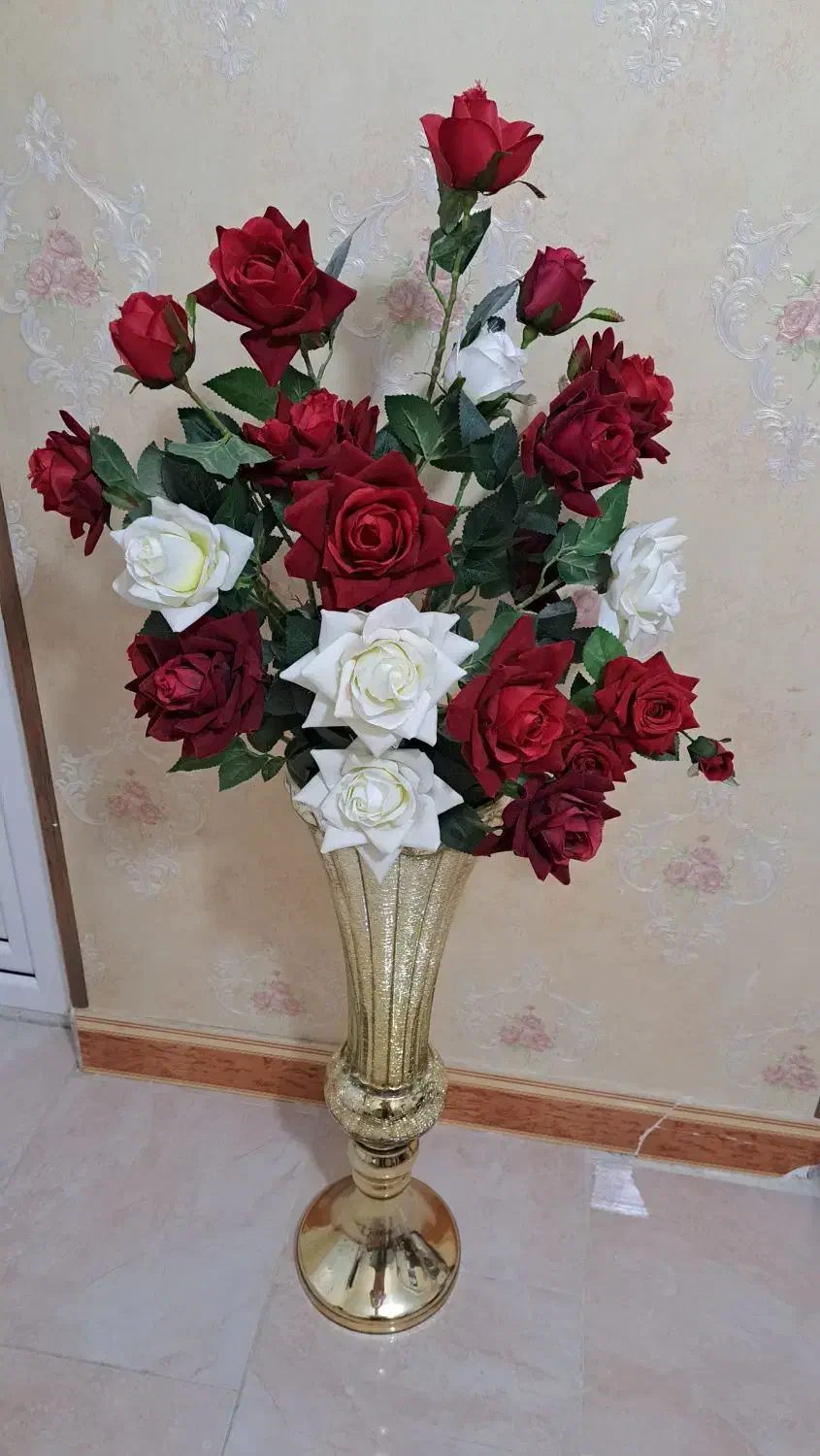 گل رز بزرگ با گلدان|گل مصنوعی|صفادشت, |دیوار