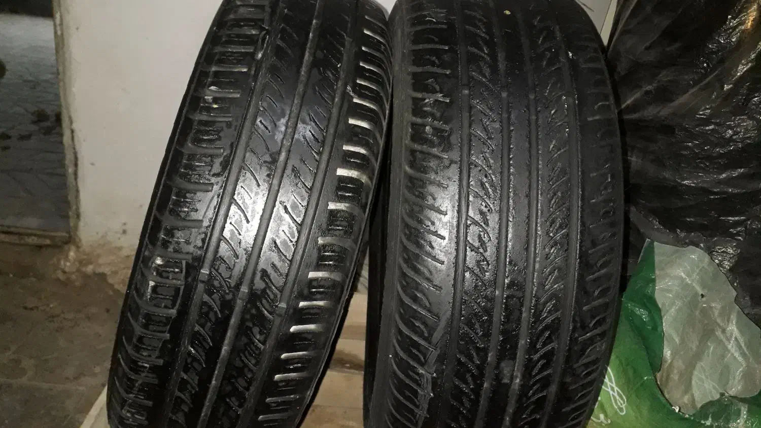 دو حلقه لاستیک ال۹۰ سالم ۸۰ درصد ۱۶۰۰|قطعات یدکی و لوازم جانبی|تربت‌حیدریه, بالا ولایت|دیوار