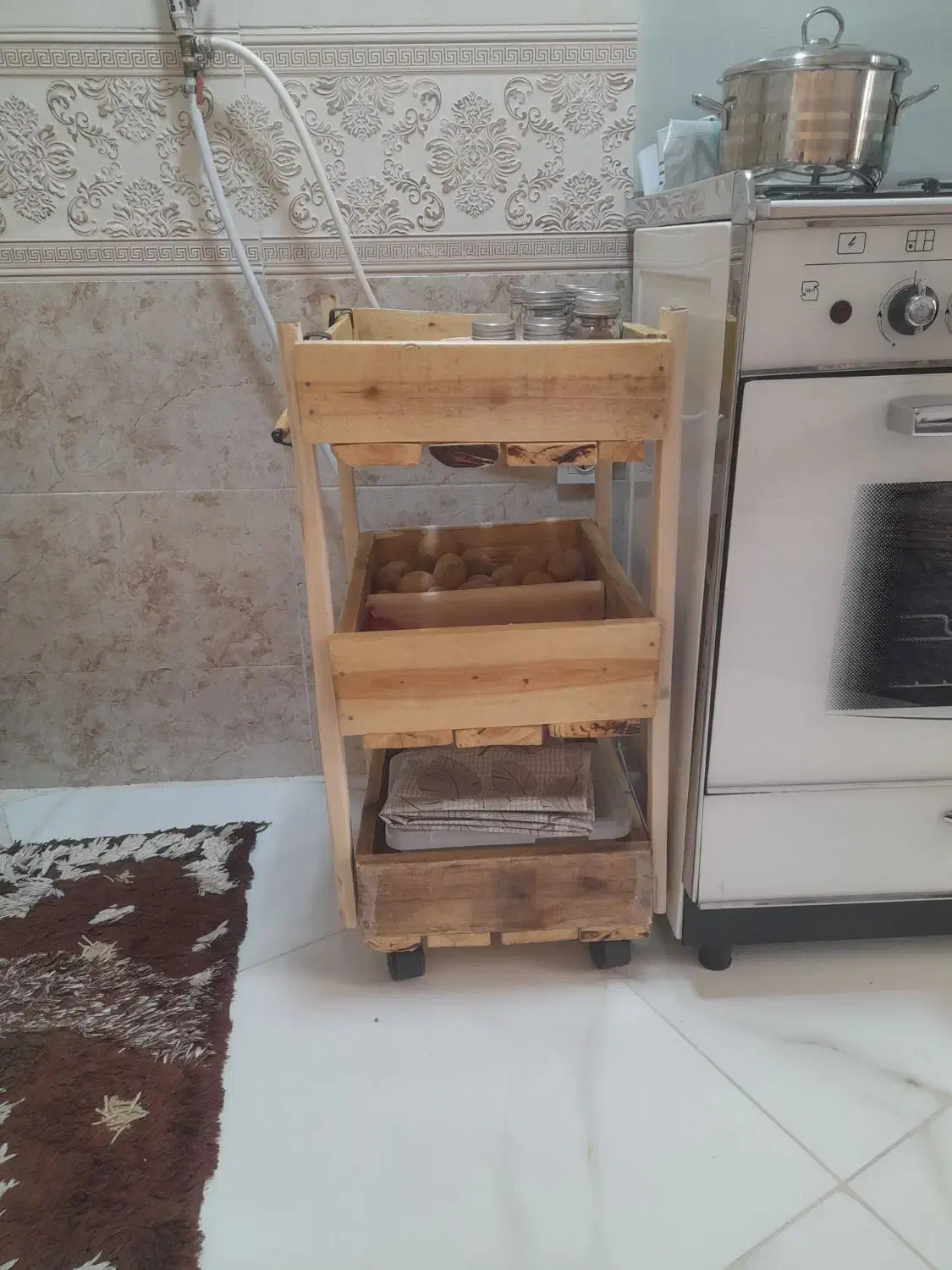 قفه چوبی چند کاره ، مخصوص ، آشپزخانه ، آرایشگاه|کتابخانه، شلف، قفسه‌های دیواری|صحنه, |دیوار