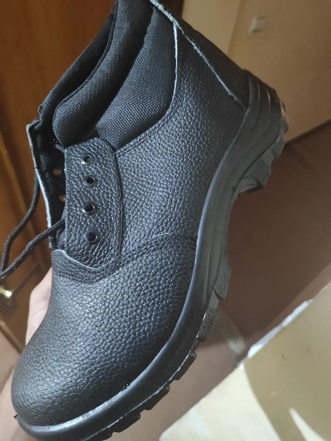 کفش ایمنی|کیف، کفش، کمربند|شهرکرد, |دیوار