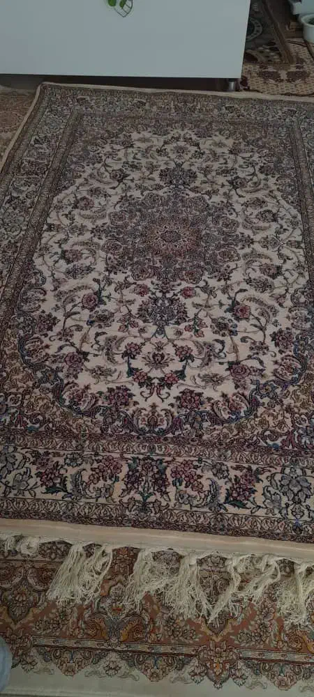 قالی دستباف یک جفت|فرش|اصفهان, پزوه|دیوار