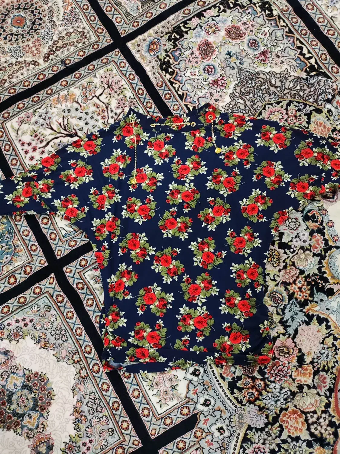 لباس و چادر رنگی|لباس|قم, باجک سه|دیوار