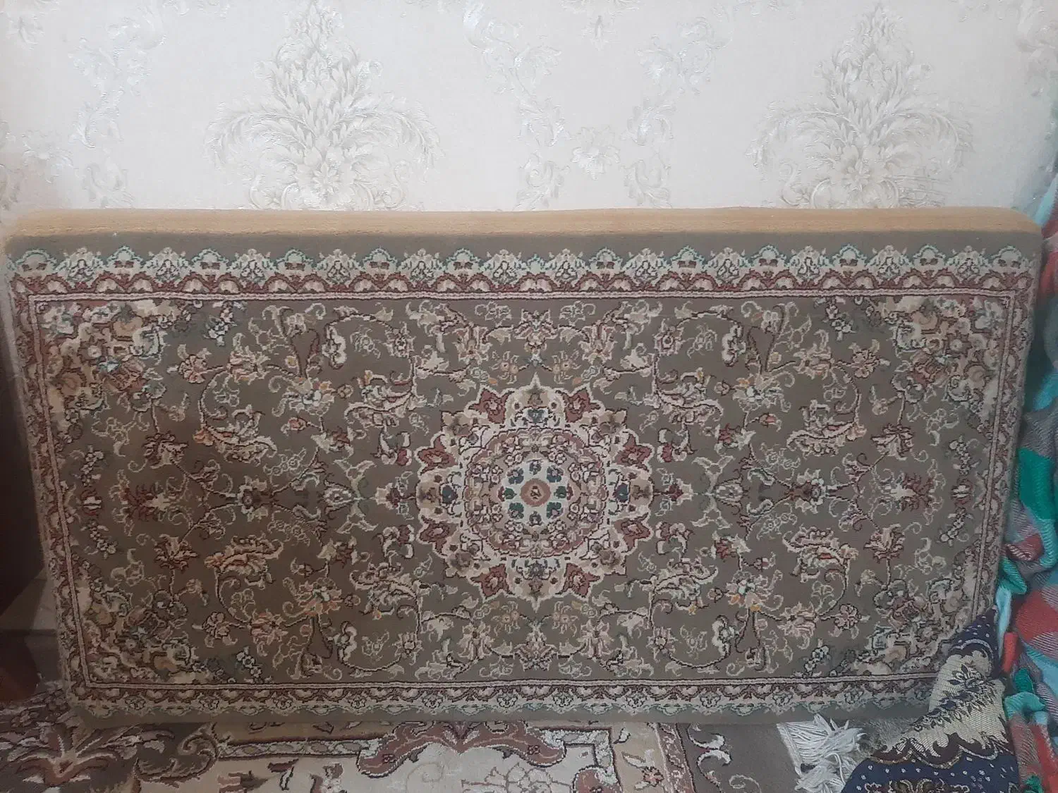 پشتی درحد نو|پشتی|قم, پردیسان|دیوار