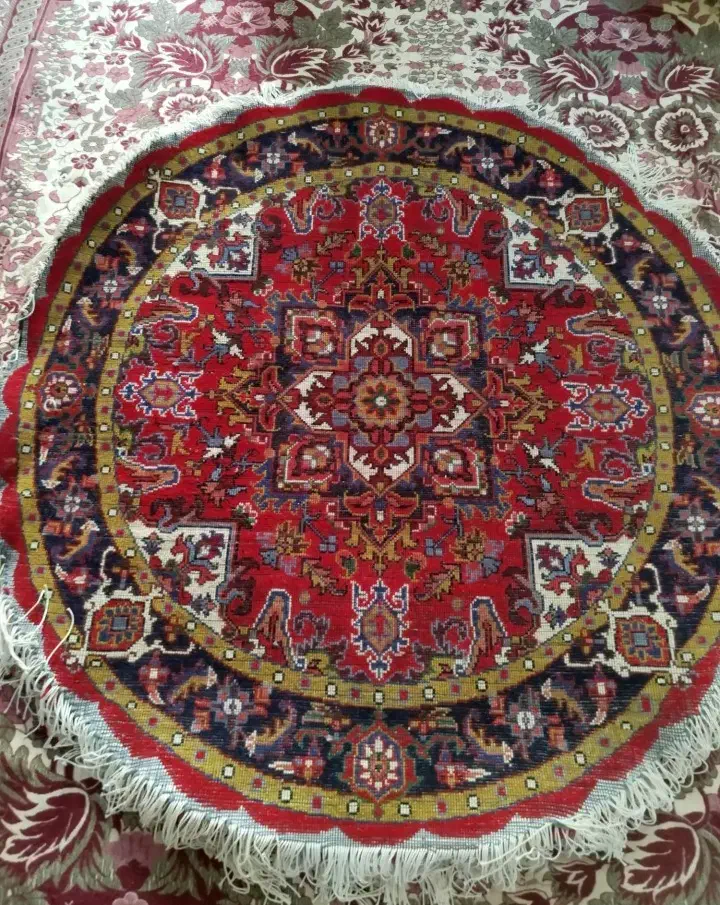 فرش دستبافت گرد تازه از دار افتاده|فرش|تبریز, |دیوار