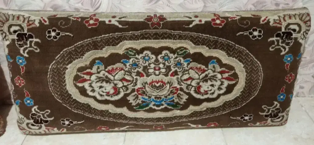 پشتی|پشتی|گلبهار, شهر جدید گلبهار|دیوار