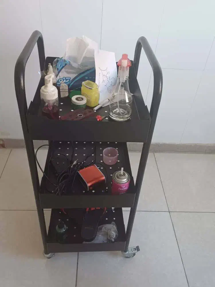 اجاره مغازه ارایشگاه زنانه با صندلی و کمد و ایینه|اجارهٔ مغازه و غرفه|یزد, |دیوار