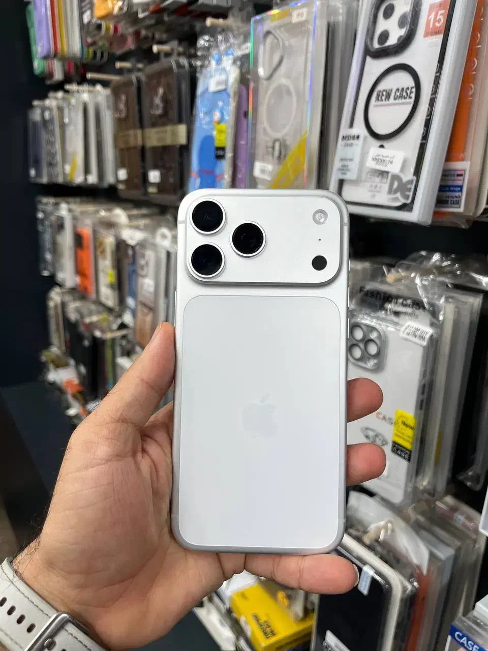 آیفون 17 پرومکس سفید با گارانتی با اقساط بلند مدت|موبایل|رشت, بازار|دیوار