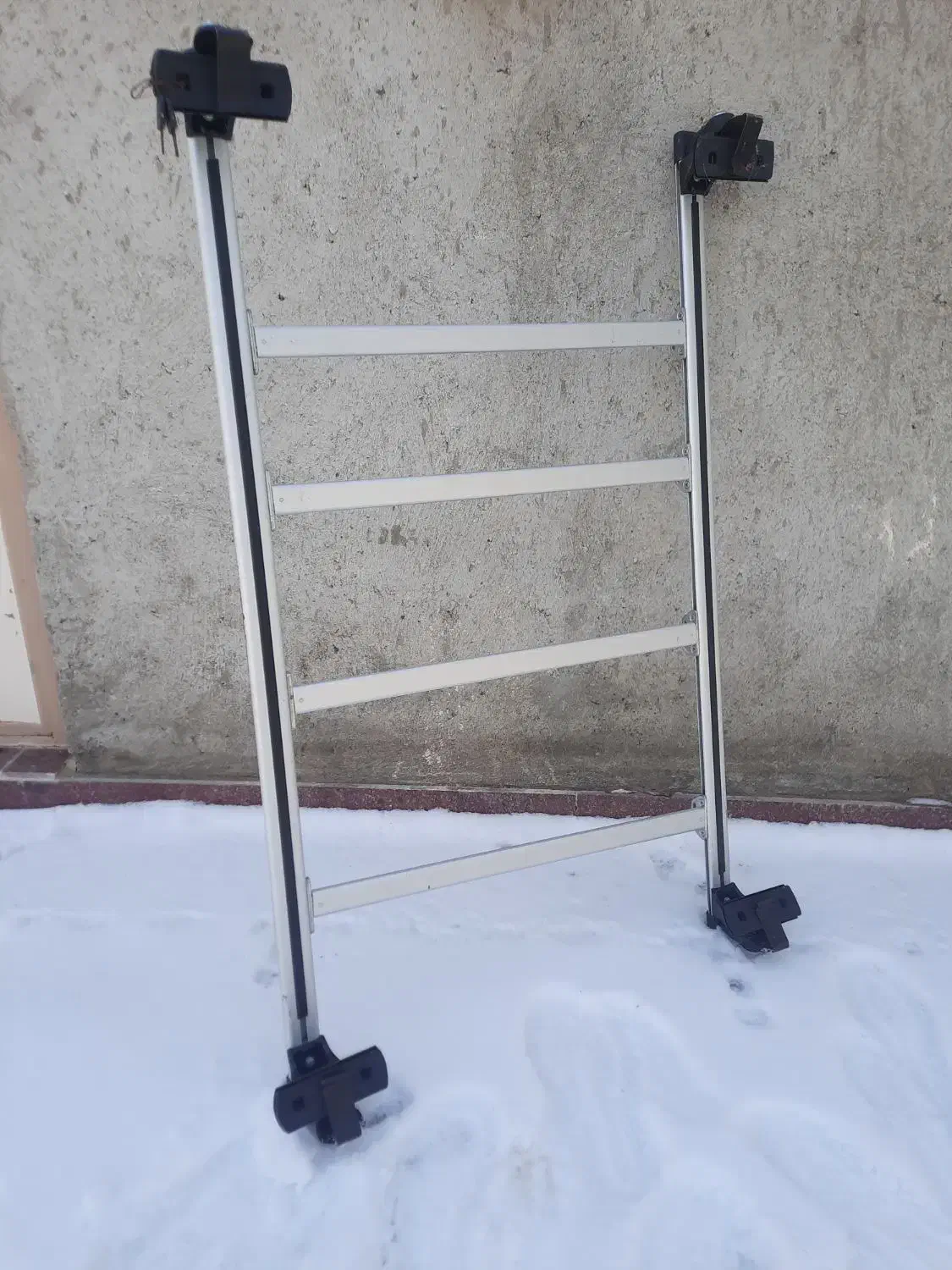 باربند|بندرخت و رخت‌آویز|بناب, |دیوار