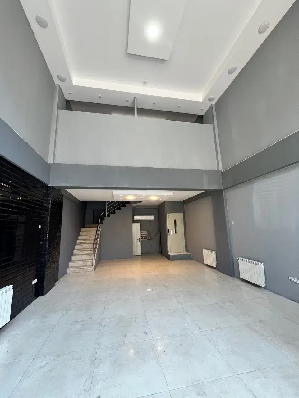 اجاره مغازه ۲۰۰ متری بر اصلی گلسار|اجارهٔ مغازه و غرفه|رشت, بلوار گیلان|دیوار