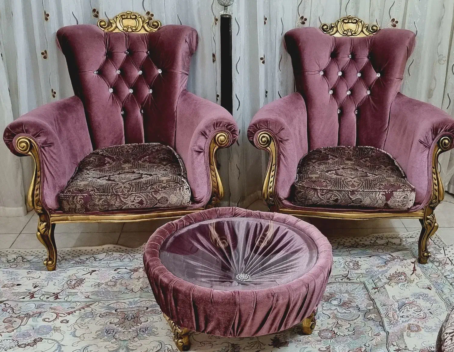 مبلمان ۷ نفره کلاسیک|مبلمان خانگی و میز عسلی|اصفهان, ارغوانیه|دیوار