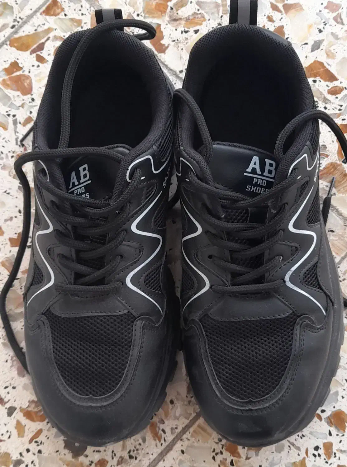 کفش|کیف، کفش، کمربند|گنبد کاووس, |دیوار