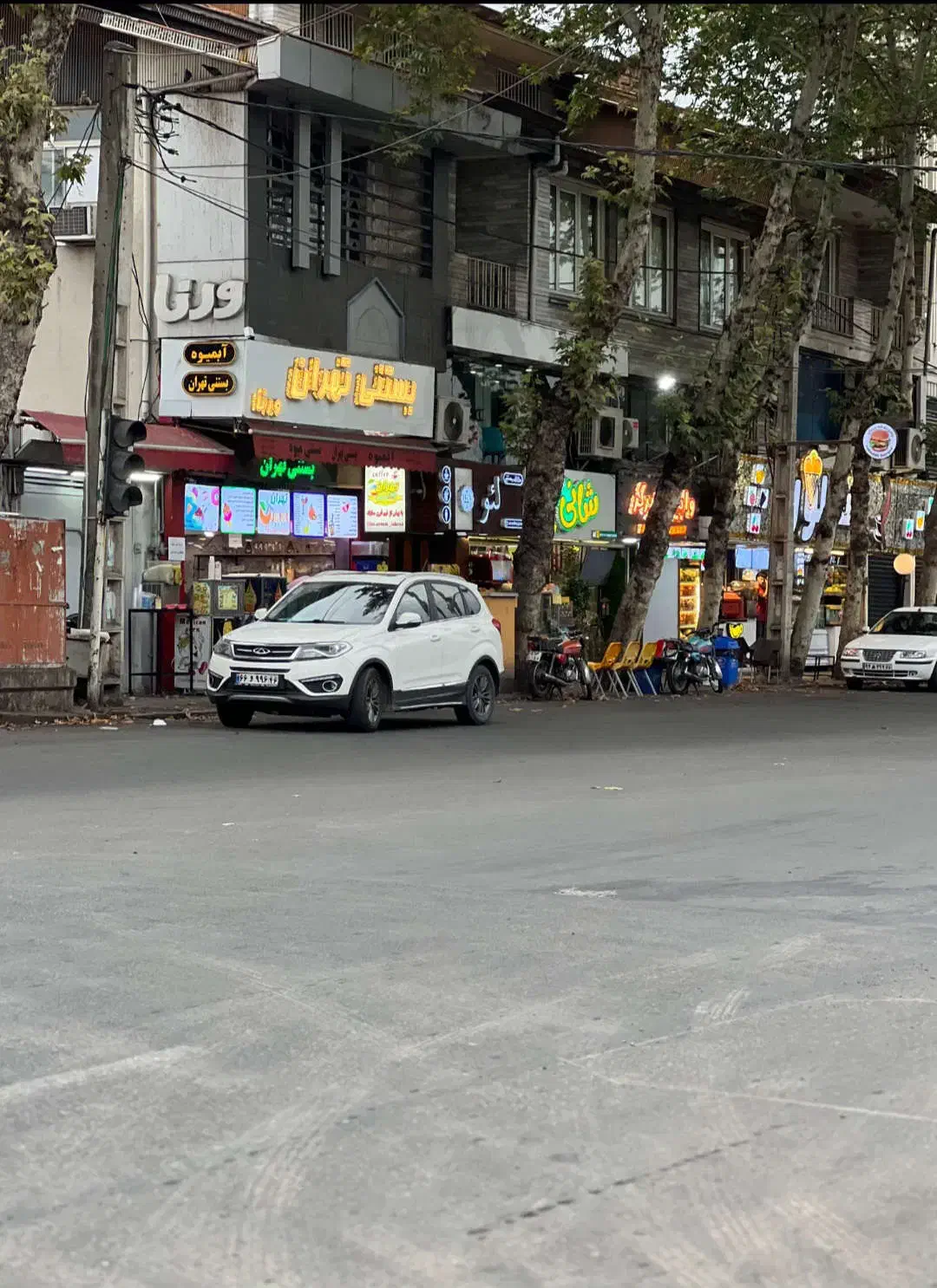 رهن اجاره مغازه در تاپ لوکیشن پارک شهر لاکانی|اجارهٔ مغازه و غرفه|رشت, پارک شهر|دیوار