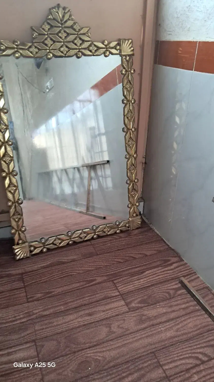 آینه برنجه|آینه|سنندج, |دیوار