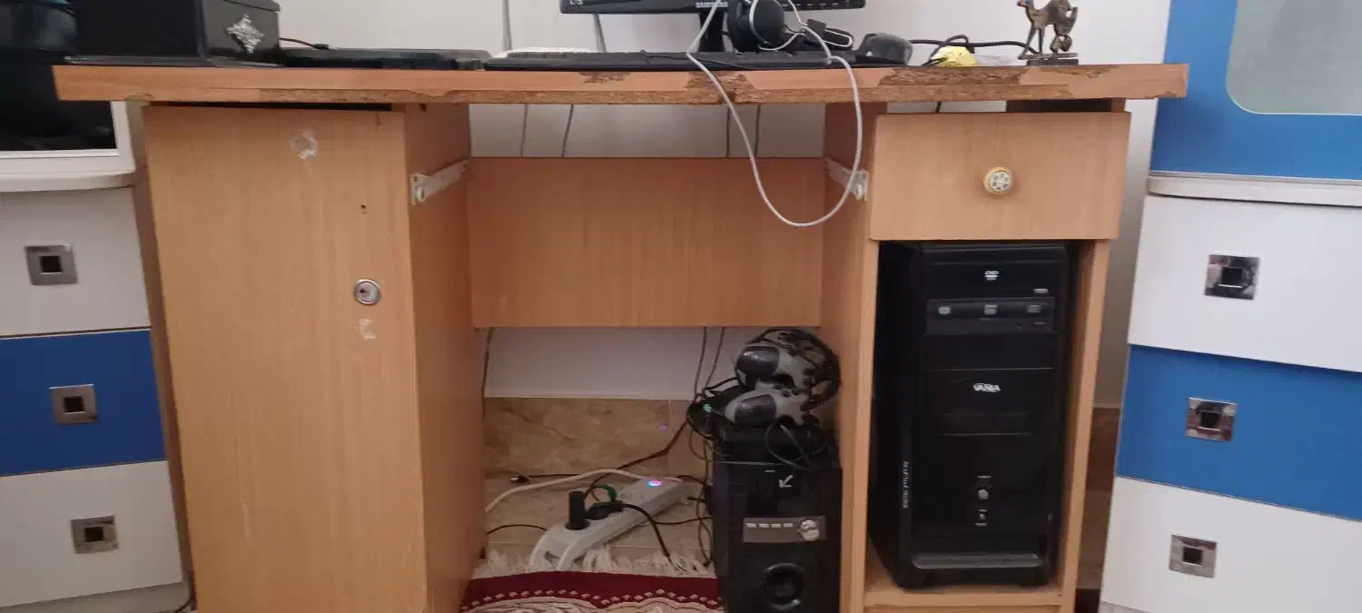 میزکامپیوتر|میز تحریر و کامپیوتر|گرمسار, |دیوار