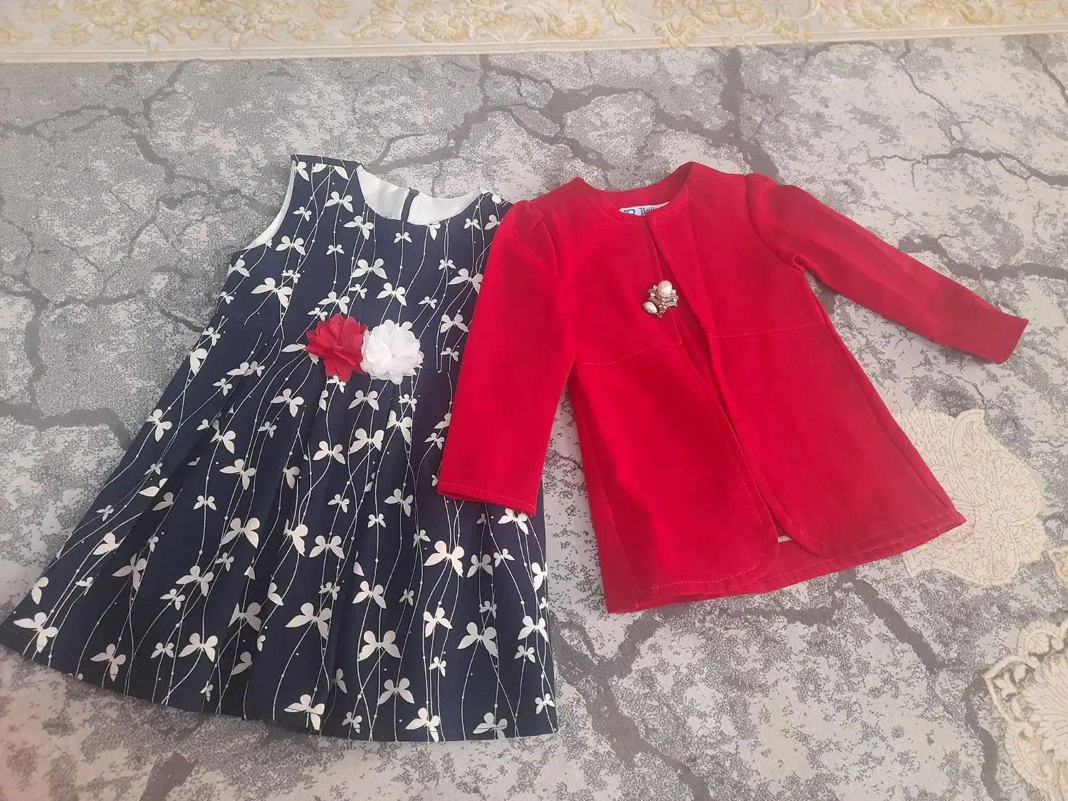 تعدادی لباس دخترانه در حدنو|کفش و لباس بچه|رودسر, |دیوار