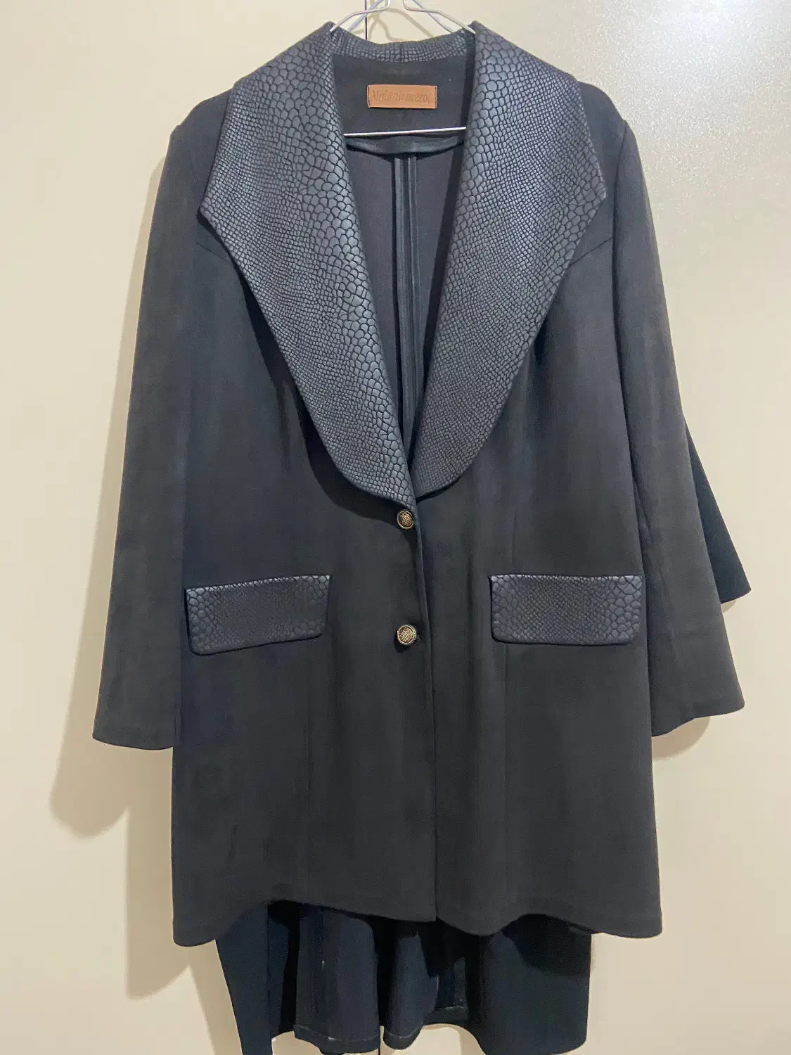 مانتومجلسی وپالتو|لباس|میانه, |دیوار