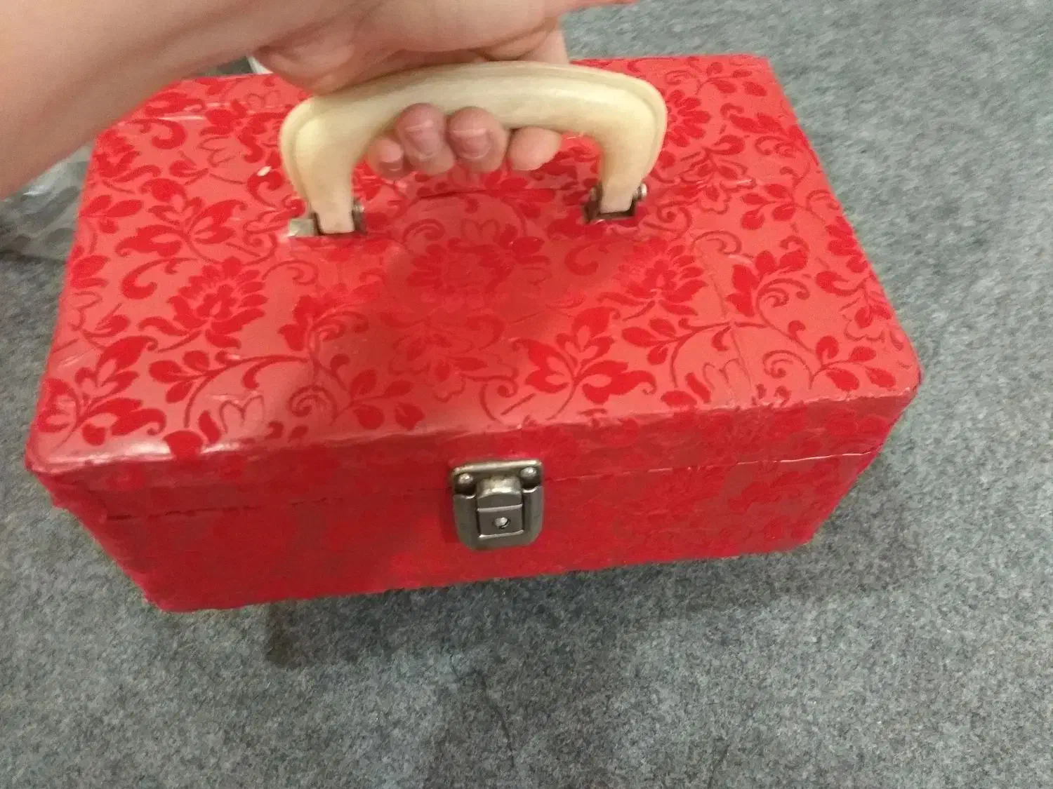 چمدان آرایشی کوچک|کیف، کفش، کمربند|شوشتر, |دیوار