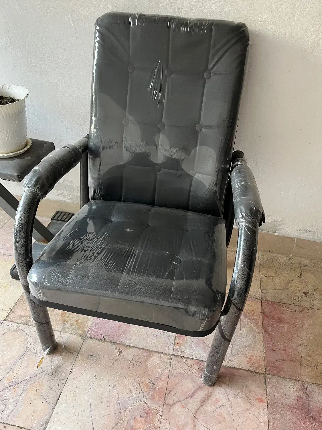 دوعدد صندلی سالم ونو|مبلمان اداری|نوشهر, |دیوار