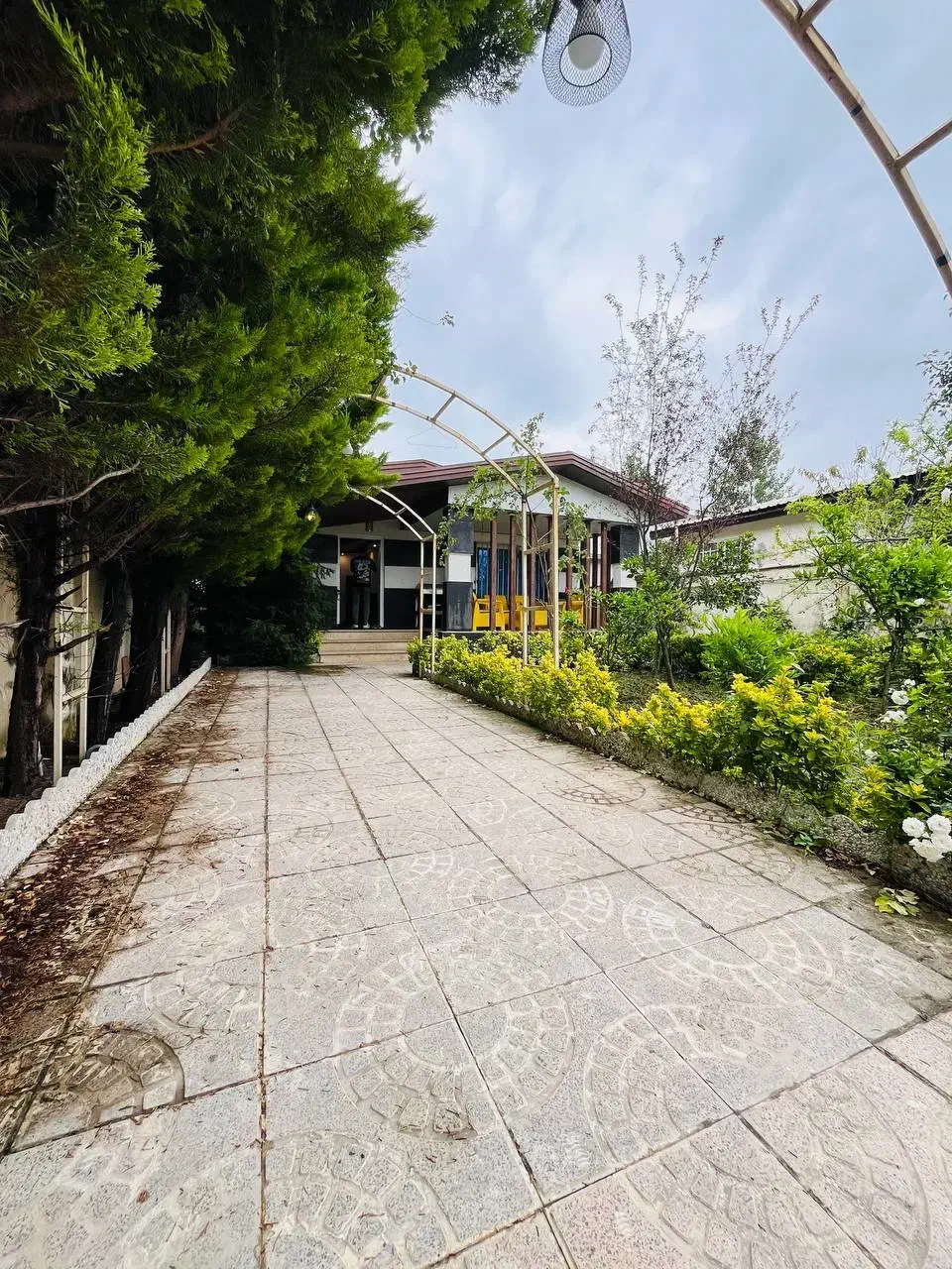 ویلاباغ مبله ۱۰۰بنا سنددار شهرکی/ آهودشت چمستان|فروش خانه و ویلا|چمستان, |دیوار