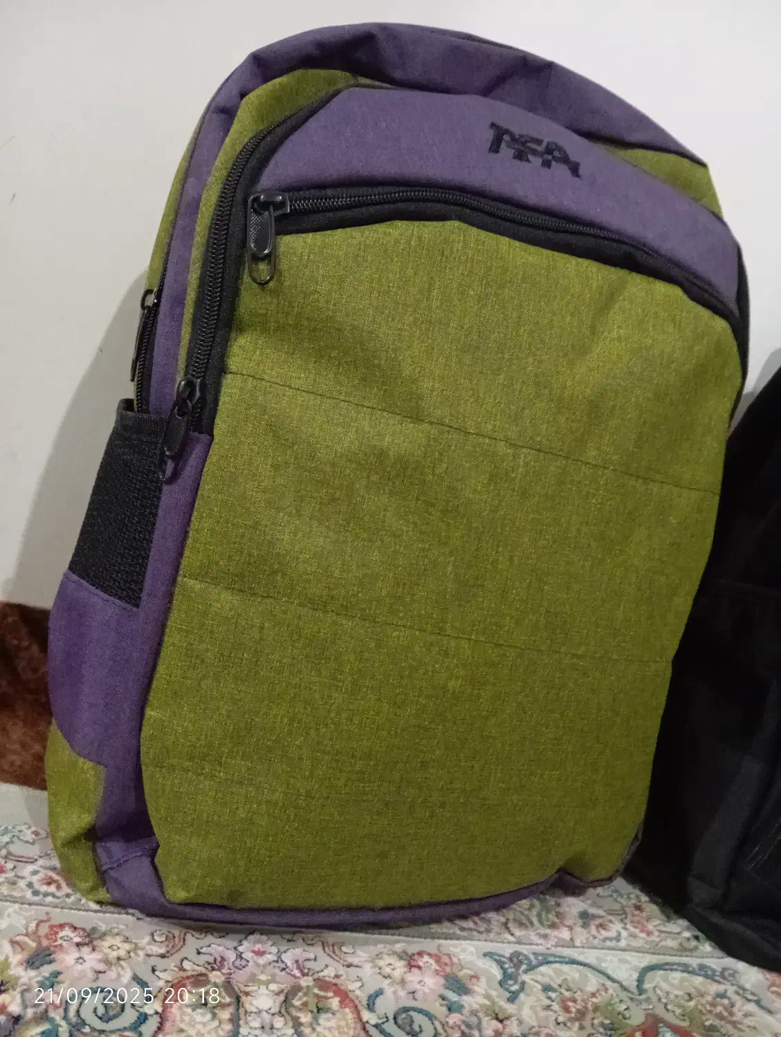 کیف دوعدد|کیف، کفش، کمربند|خوی, |دیوار