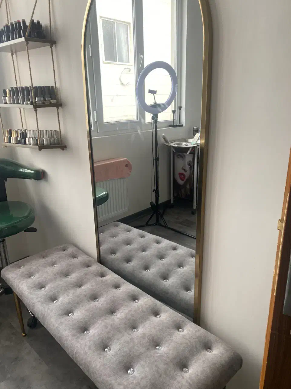 فروش تجهیزات سالن فوری|آرایشگاه و سالن‌های زیبایی|لاهیجان, شیشه گران|دیوار