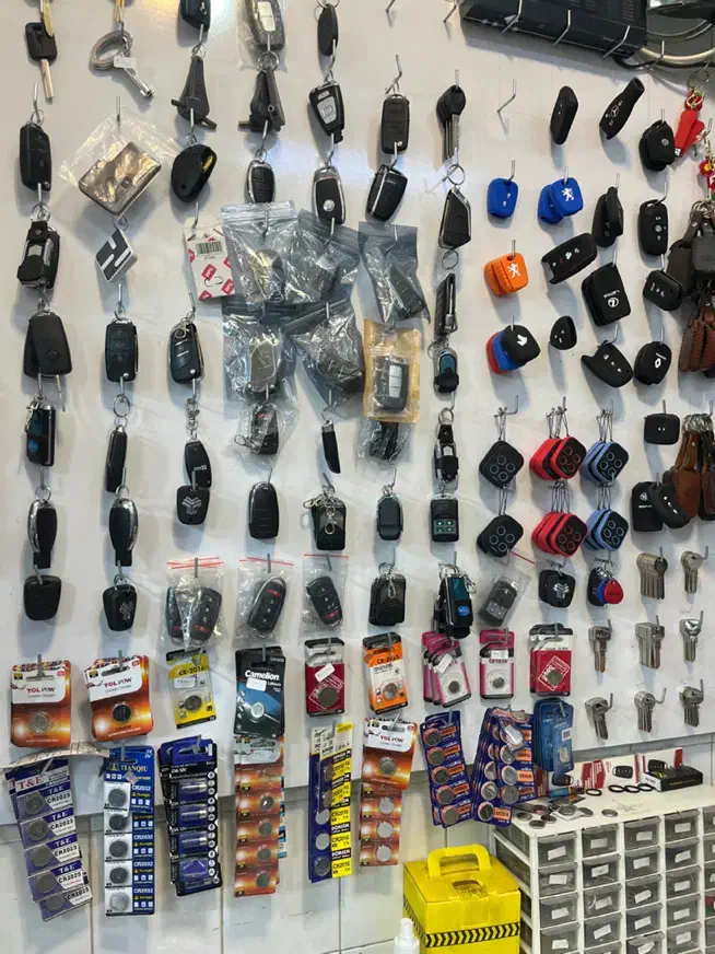 کلید سازی بازکردن قفل شبانه روزی شیرازکلیدسازریموت|خدمات پیشه و مهارت|شیراز, قصرالدشت|دیوار