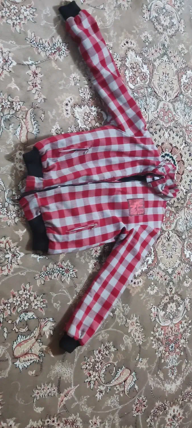 سوشرت اسپرت|لباس|رباطکریم, رباطکریم|دیوار