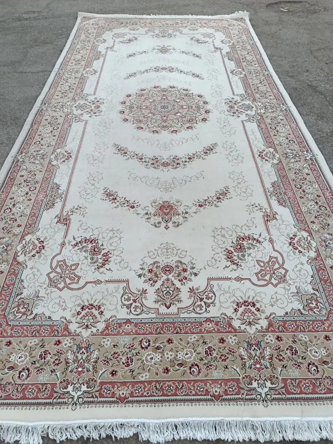 چند تخته ۹ متری تک|فرش|مشهد, عامل|دیوار