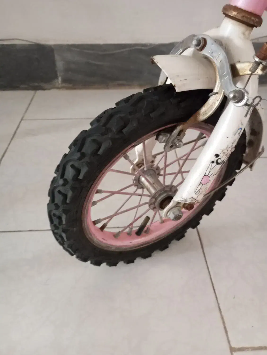 دوچرخه ۱۲|دوچرخه، اسکیت، اسکوتر|میانه, |دیوار