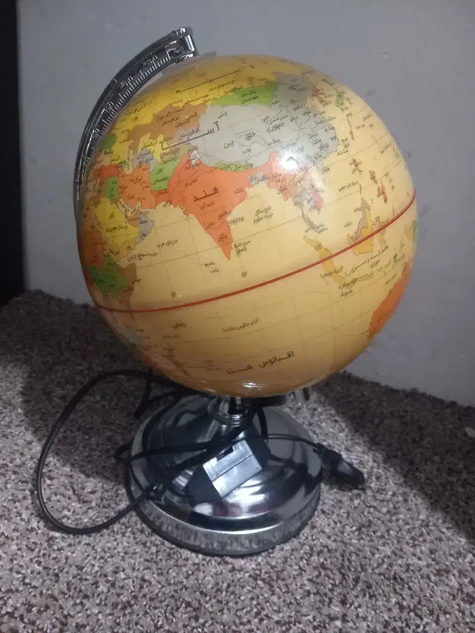 چراغ خواب. چراغ خواب طرح کره زمین|چراغ خواب و آباژور|مشهد, بهارستان|دیوار