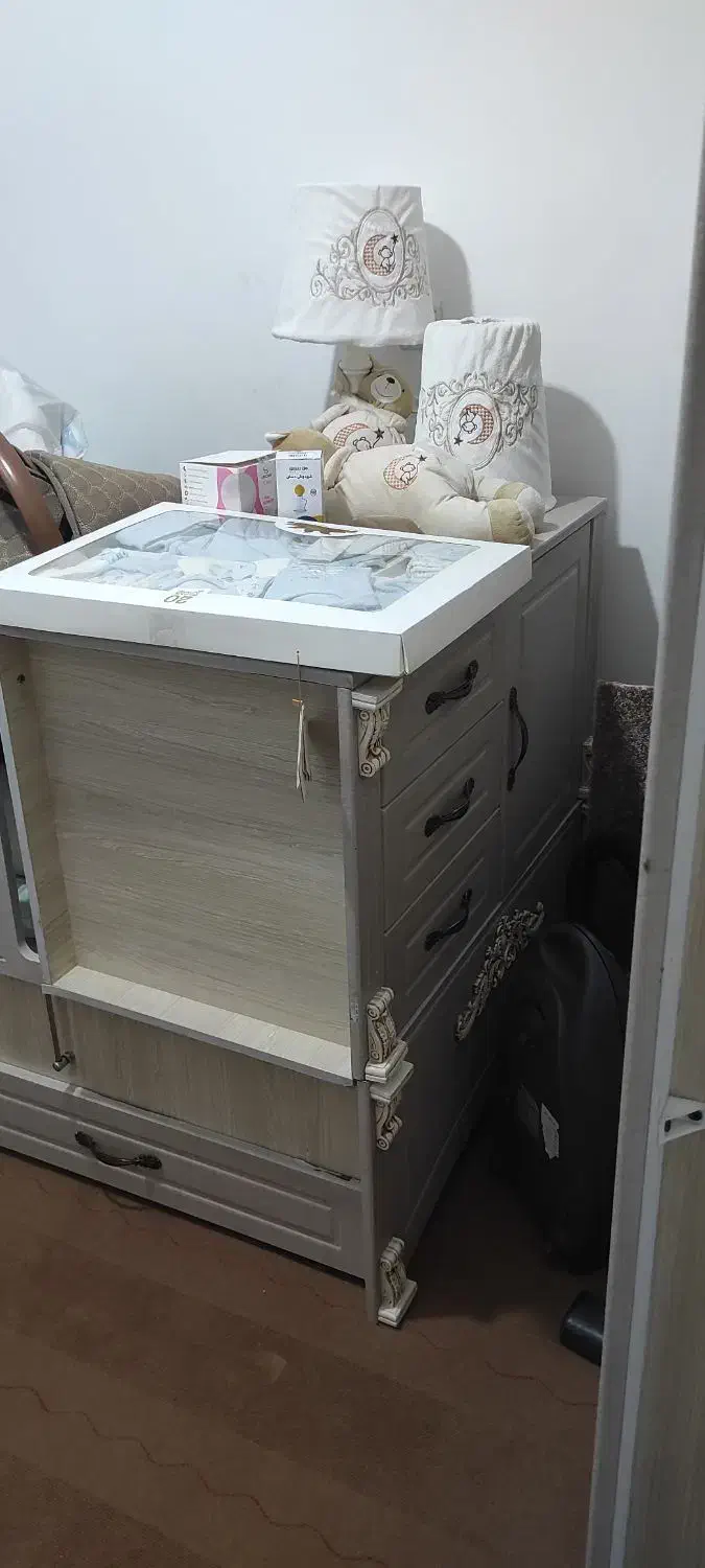 تخت کودک و نوجوان.|تخت و سرویس خواب|بندر انزلی, سید آسیه|دیوار