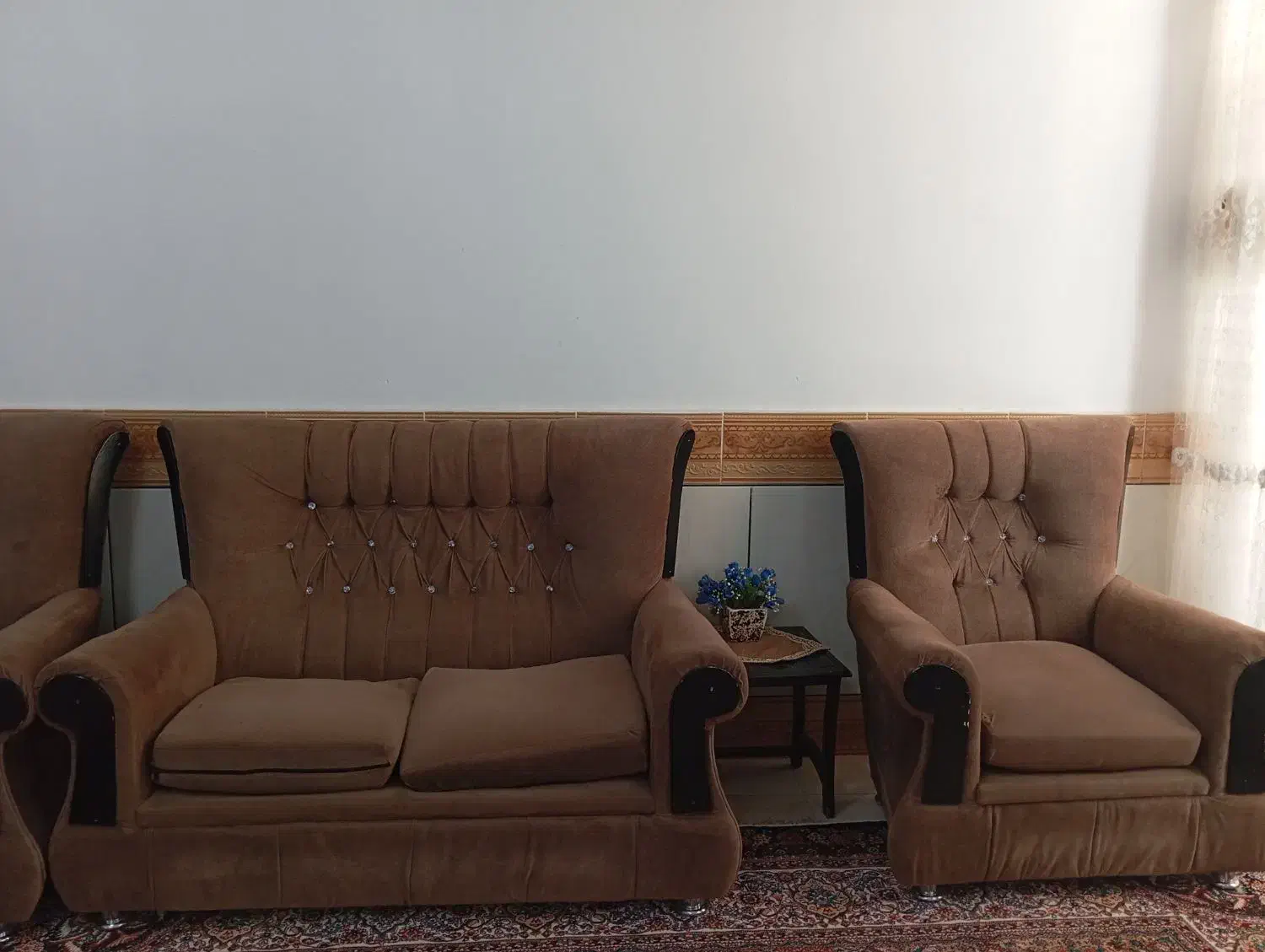 یک دست مبل ۷نفره با میز|مبلمان خانگی و میز عسلی|قائن, |دیوار