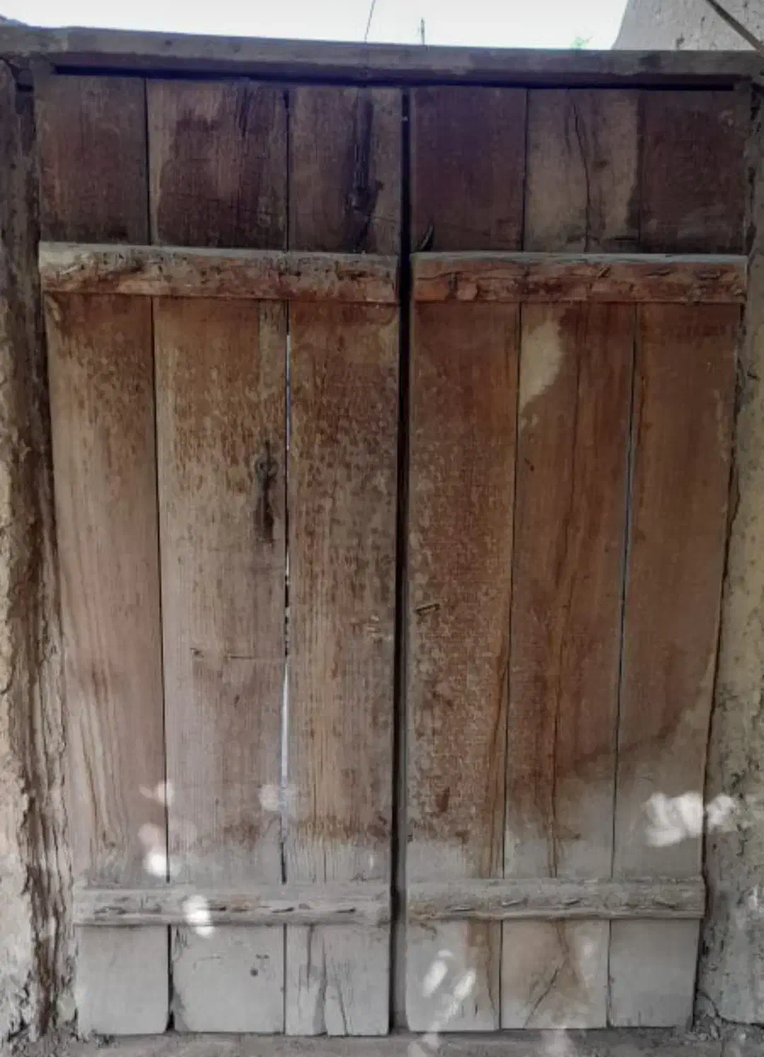 درب چوبی قدیمی عطیقه|کلکسیون اشیاء عتیقه|لنجان, |دیوار