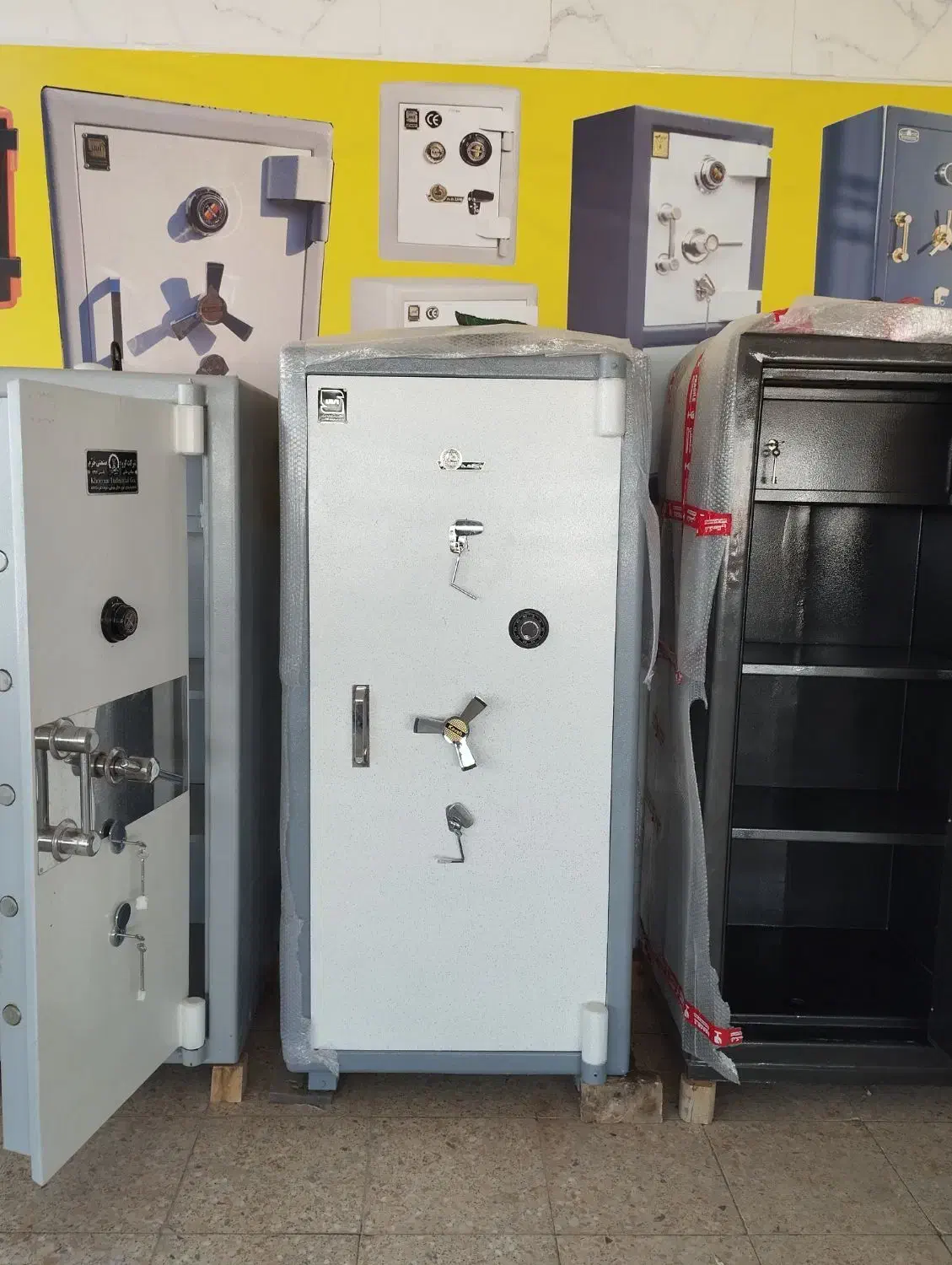 فروش انواع گاوصندوق های طلا فروشی|ابزارآلات|کرمان, |دیوار