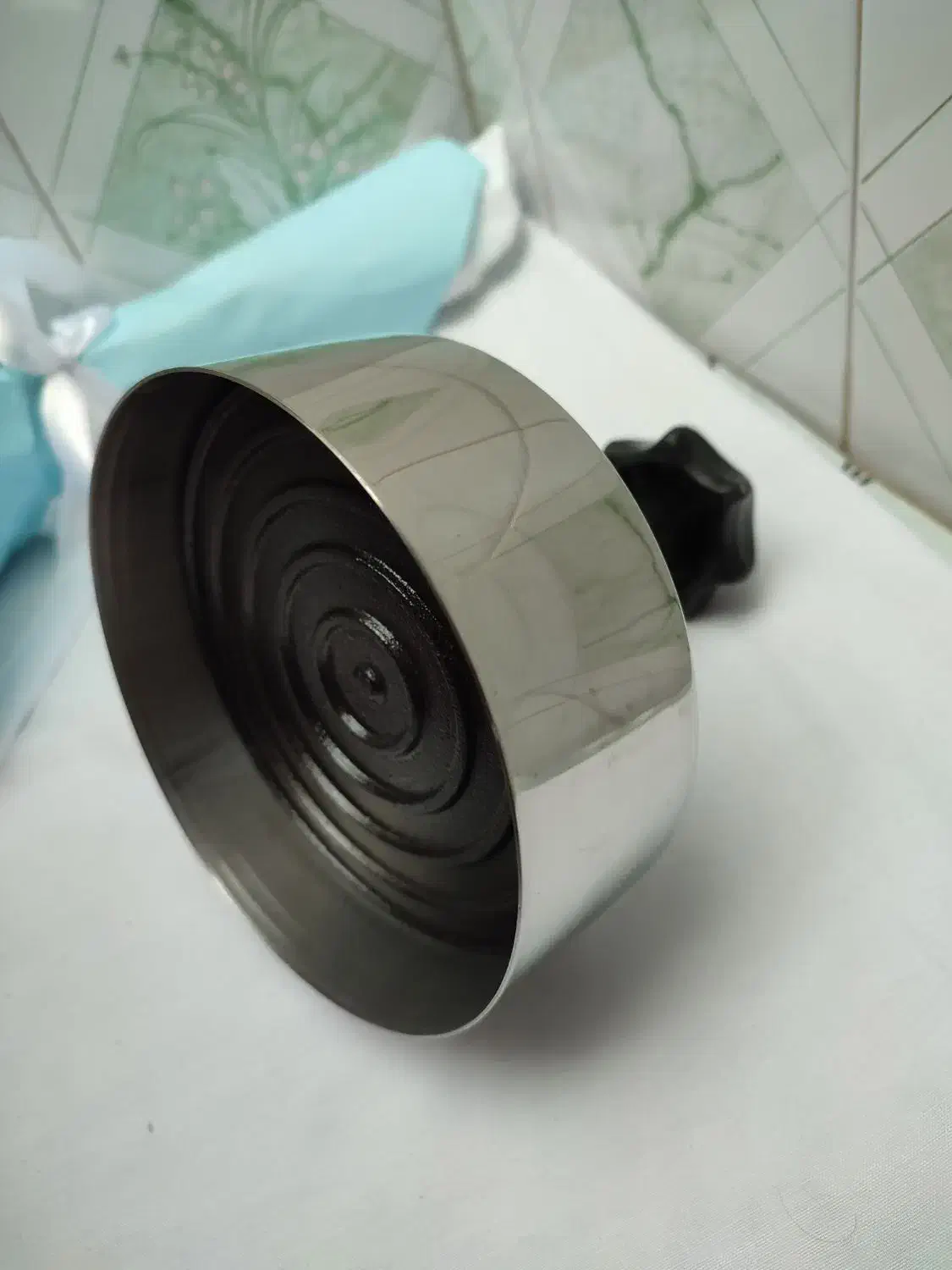 همبرگر زن|ظروف پخت‌وپز|شیروان (خراسان), |دیوار