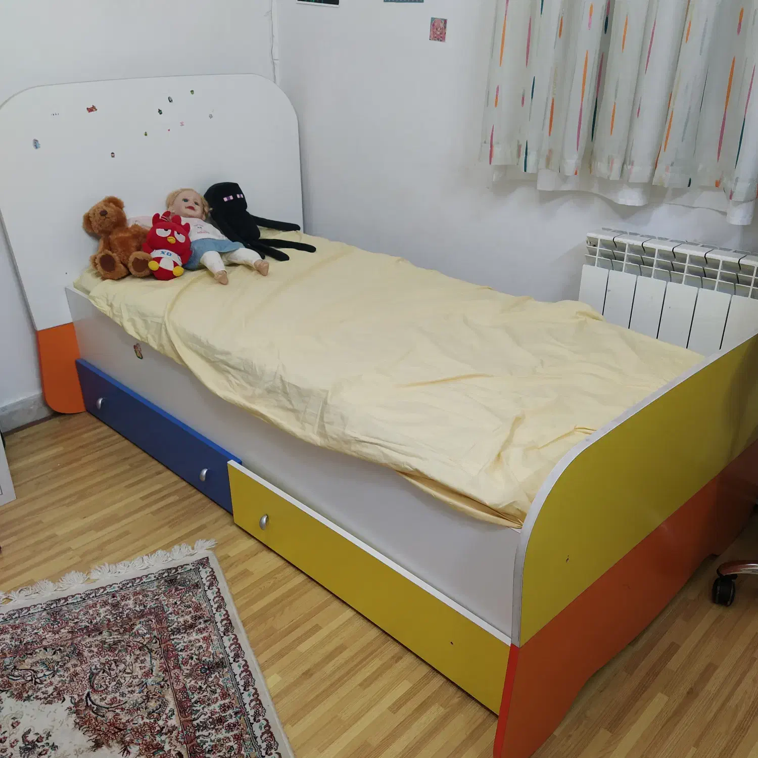 سرویس تخت و کمد و ویترین|تخت و سرویس خواب|اراک, |دیوار