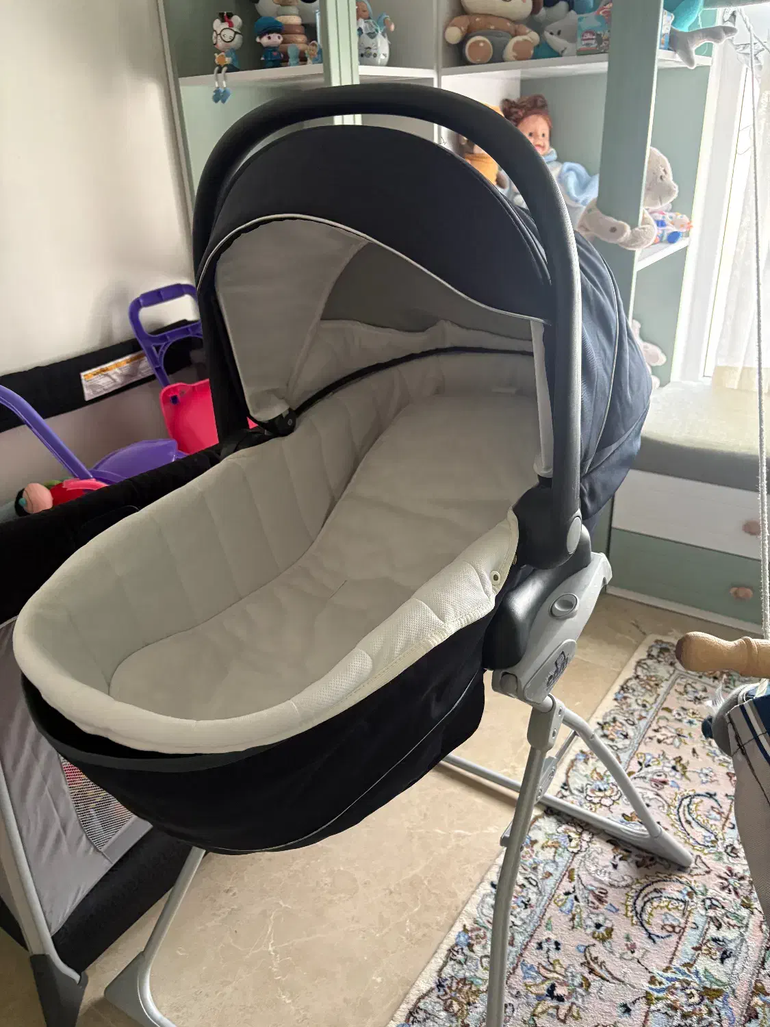 ساک حمل نوزاد به همراه پایه تخت خواب شو|کالسکه و لوازم جانبی|قم, سالاریه|دیوار