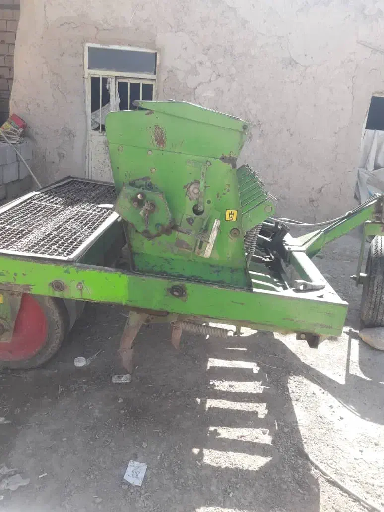 دستگاه کاشت گندم|ماشینآلات صنعتی|میانه, |دیوار