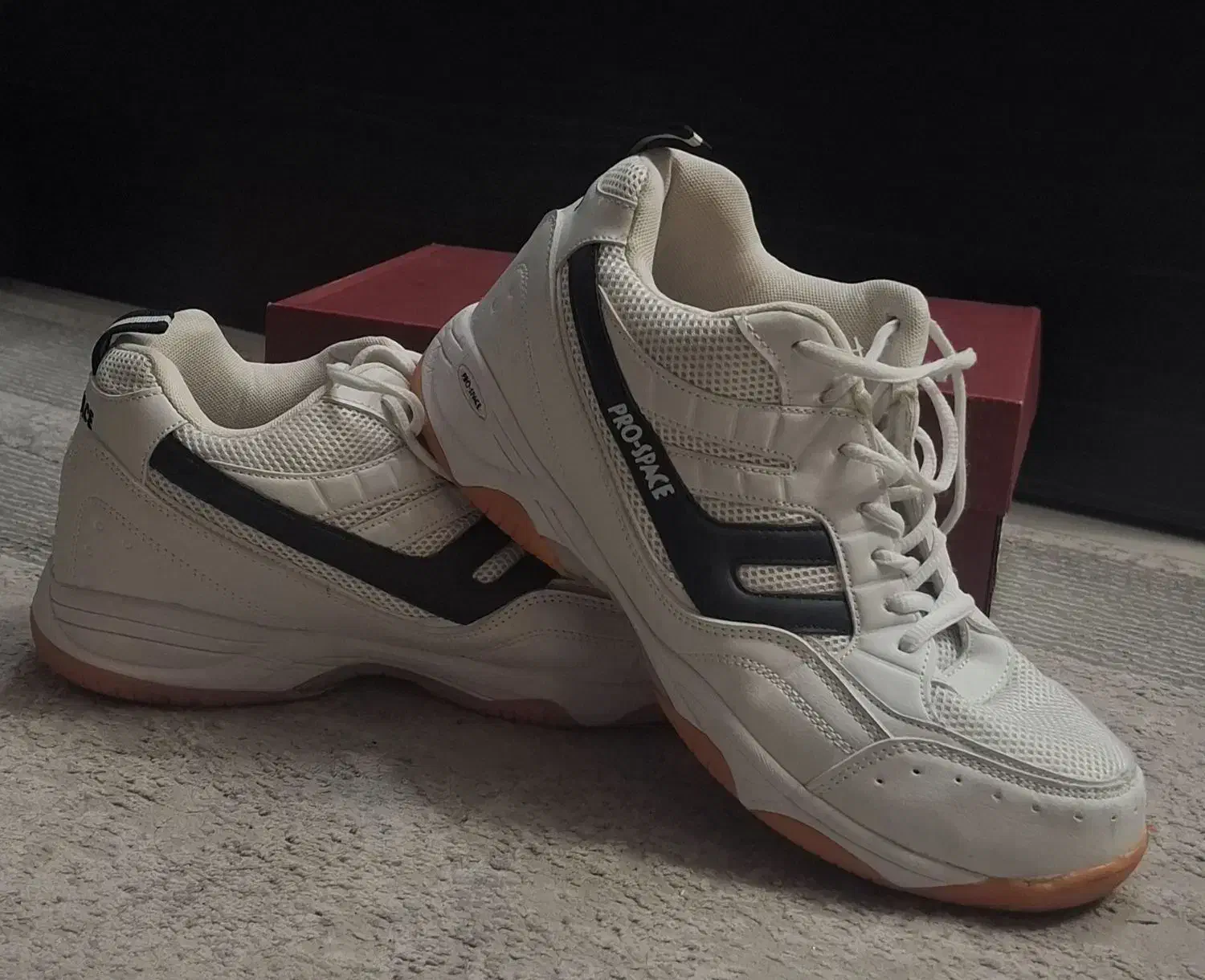 کفش Fوالیبال|تجهیزات ورزشی|دماوند, گیلاوند|دیوار