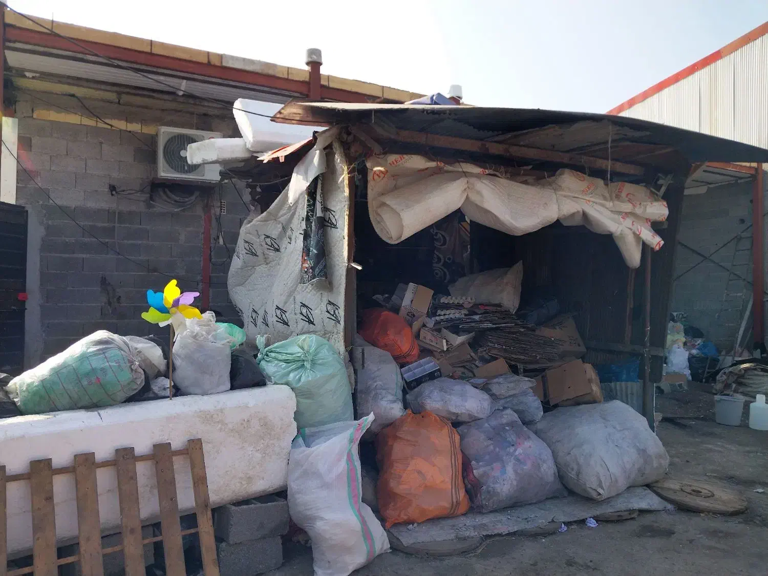 اجاره مغازه در مسکن مهر|اجارهٔ مغازه و غرفه|رشت, پل تالشان|دیوار