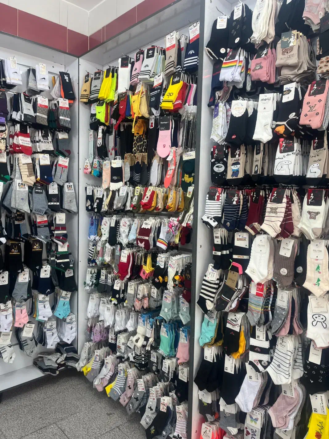 فروشگاه شهر جوراب|لباس|خمینی‌شهر, |دیوار